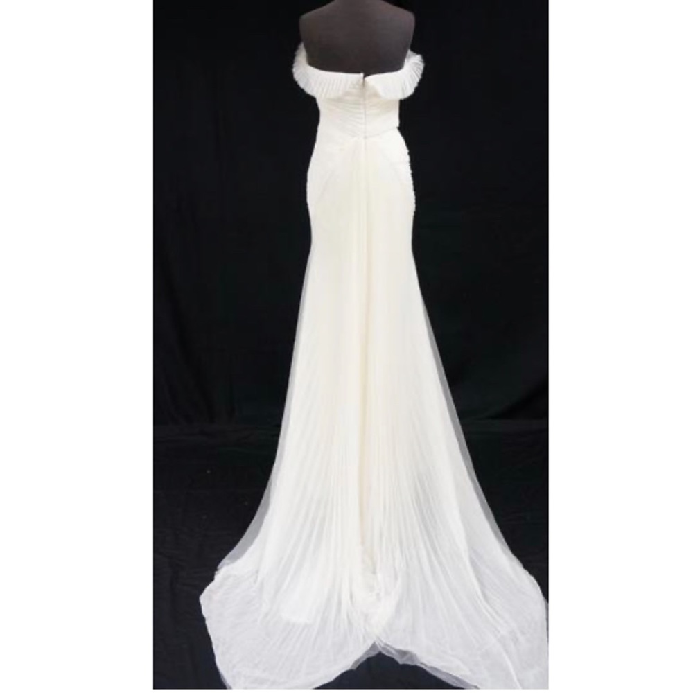 Vera Wang Hayden Wedding Dress - Picture 3 of 16